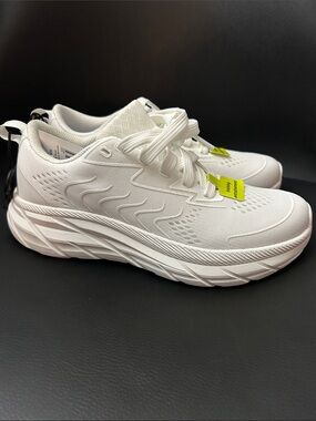 NWT 🆕 Athletic Works Women’s Lightweight Athletic Sneakers
